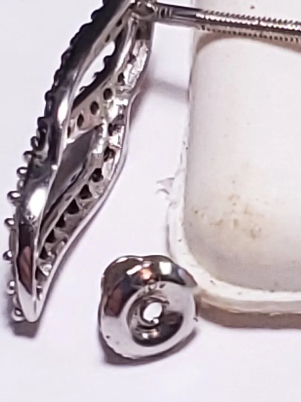 Estate .34ctw Natural Blk&Wht Diamond 10kt WG Open Loop screw back Earrings25000